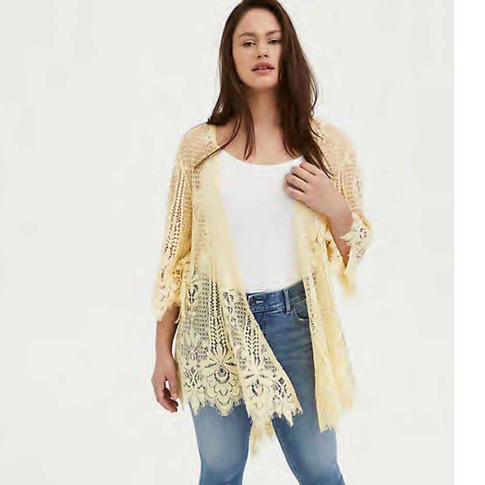 Torrid Yellow Lace Scalloped Kimono 3/4